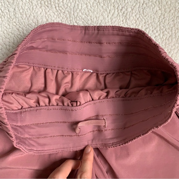 Lululemon Tracker Short V 4" - Picture 4 of 8